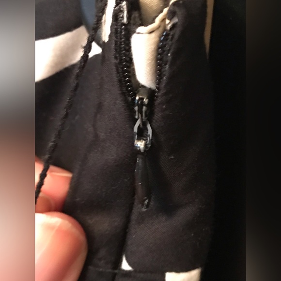 Black & White Belted Skirt with pockets - Picture 4 of 4